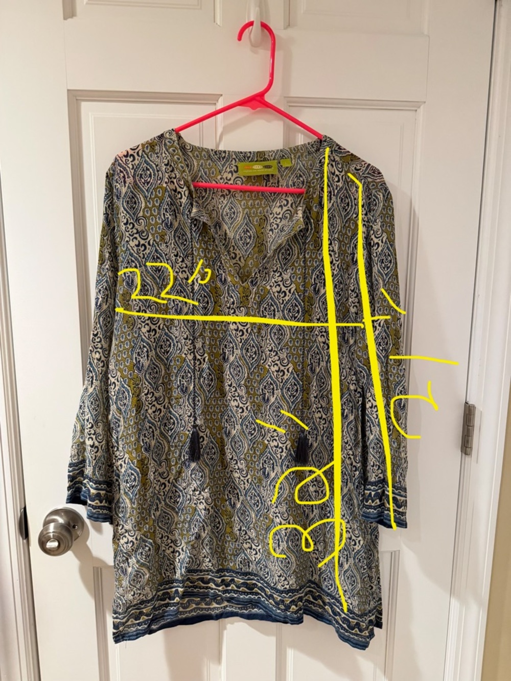 BeachLunchlounge  Paisley Print V-Neck Tunic in Navy and Olive L